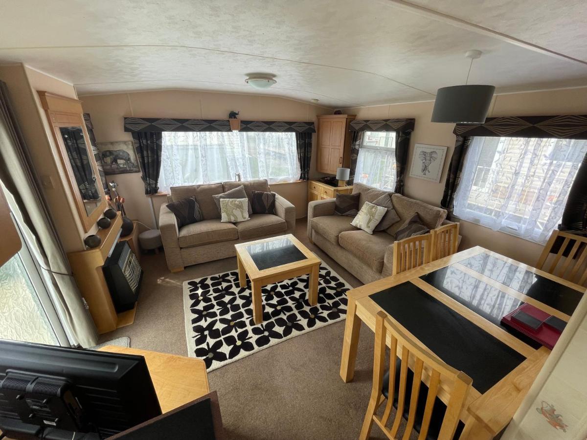 6 Berth Caravan On Sealands Site. Double Glazing Villa อินโกลด์เมลส์ ภายนอก รูปภาพ